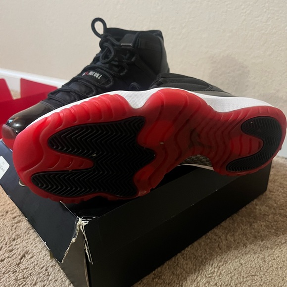 Jordan Bred 11s - Picture 1 of 7